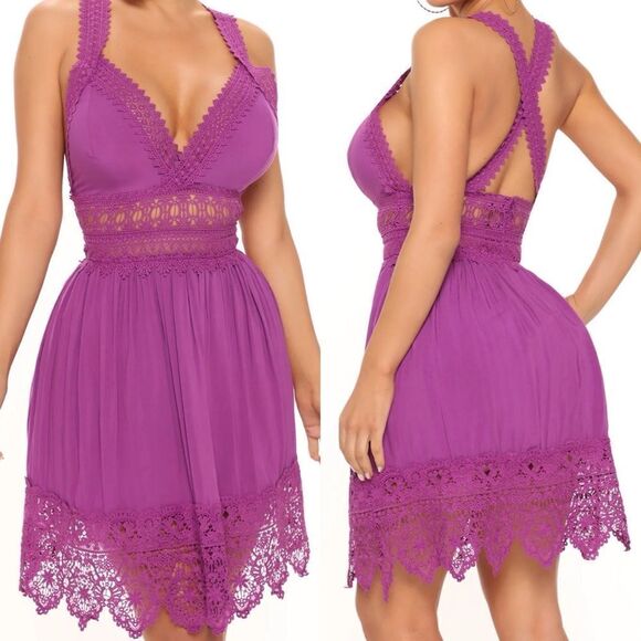 Fashion Nova ~ Lucie Lace Mini Dress ~ lace detailing ~ padded bust ~size XSmall - Picture 1 of 16